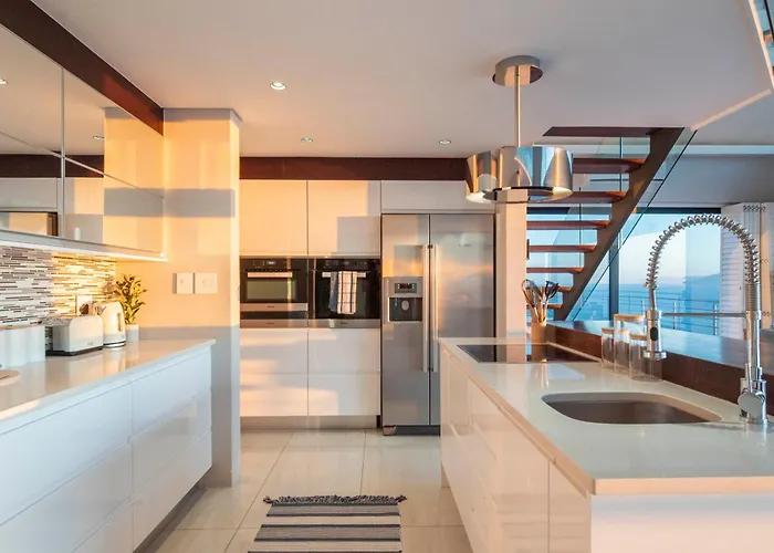 Penthouse With A View To Die For!