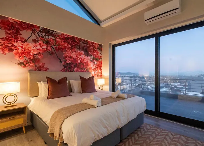 Penthouse With A View To Die For!